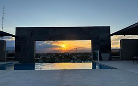 Valley Suites Apartamentos Premium con Cochera, Gimnasio y Piscina